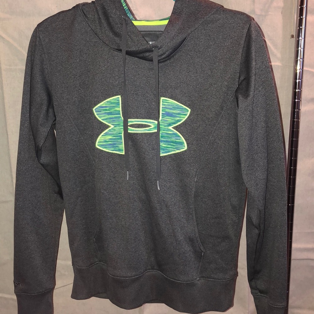 Gray fitted Under Armour hoodie